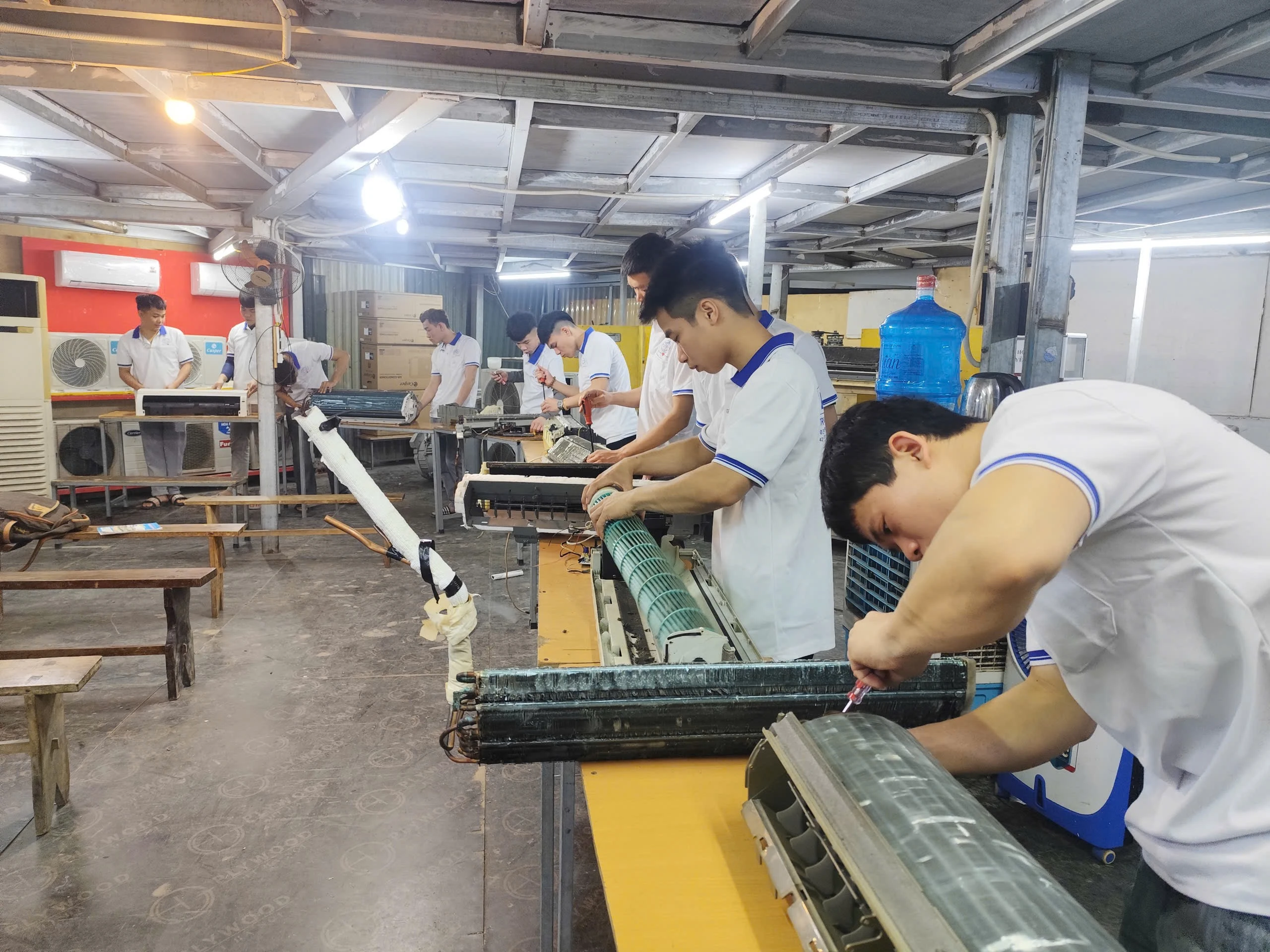 Học nghề sửa chữa Điện lạnh có khó không ?
