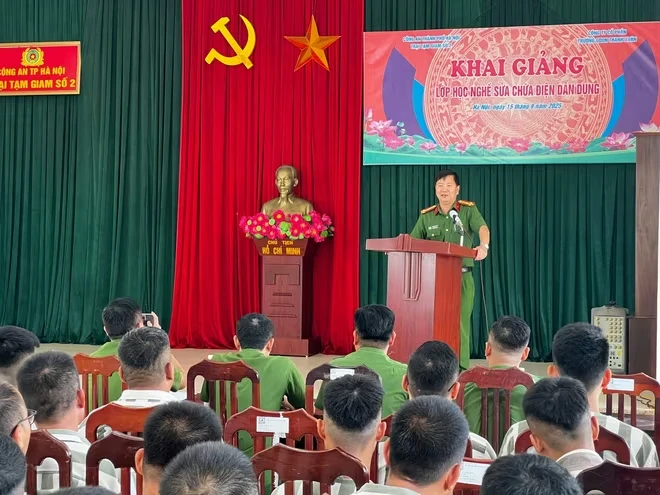 Đào tạo nghề cho phạm nhân sắp chấp hành xong án phạt tù