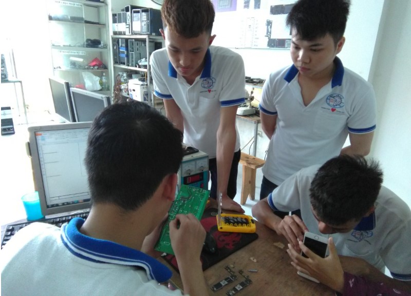 Học nghề sửa chữa điện thoại tại Hà Nội