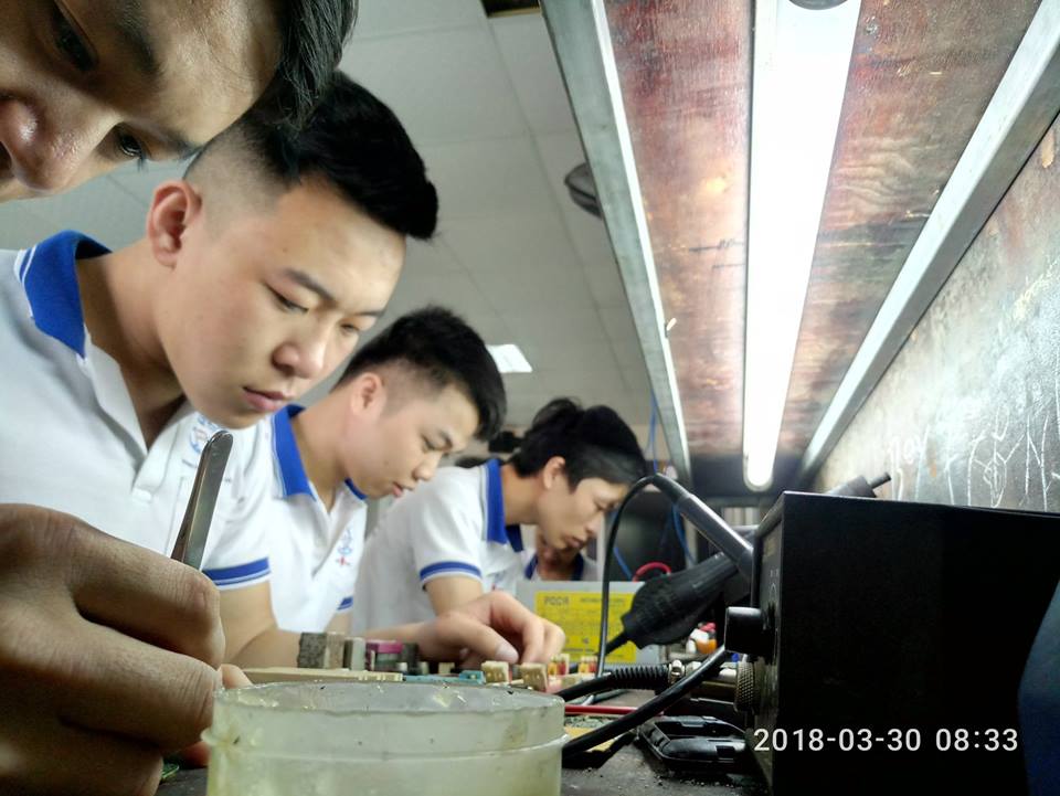 Học Nghề Sửa Chữa Điện Thoại Năm 2019