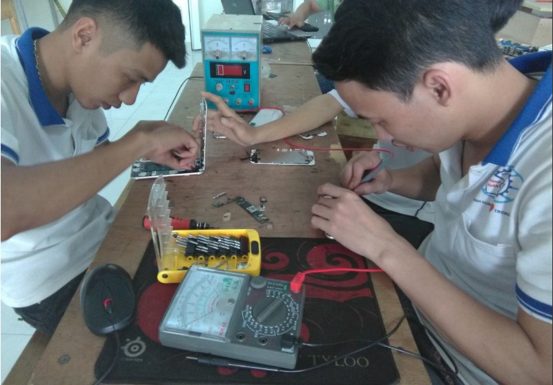 Học nghề sửa chữa điện thoại tại Hà Nội