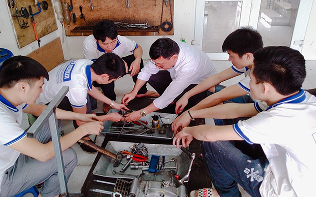 hcoj nghề sửa chữa xe máy