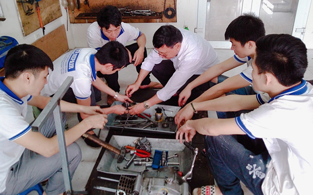 học nghề sửa chữa xe máy